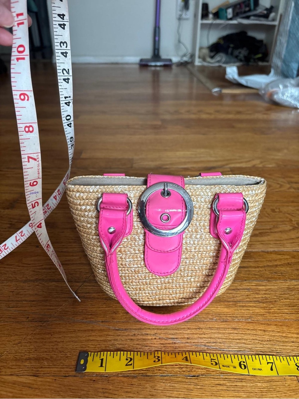 Vtg Straw Woven Handbag with Pink Trim